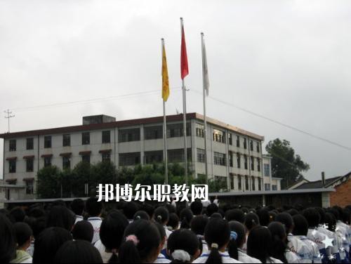 云南臨滄衛(wèi)生學(xué)校2021年報(bào)名條件、招生要求、招生對(duì)象