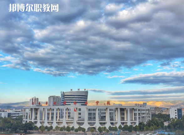 云南曲靖農(nóng)業(yè)學校2021年報名條件、招生要求、招生對象