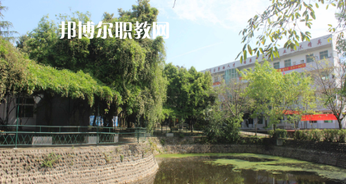 成都青華職業(yè)學校2021年有哪些專業(yè)