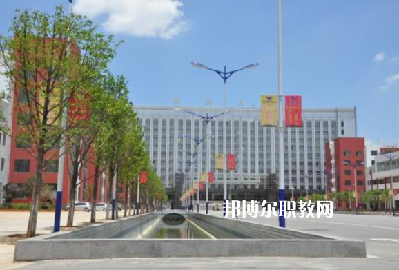 云南電子信息高級(jí)技工學(xué)校2021年報(bào)名條件、招生要求、招生對(duì)象