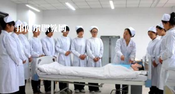 曲靖衛(wèi)生學(xué)校2021年報(bào)名條件、招生要求、招生對(duì)象