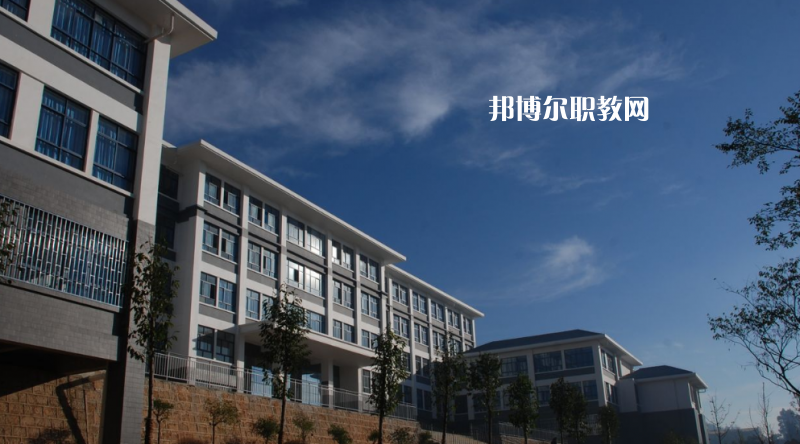 昆明鐵路機(jī)械學(xué)校2021年報(bào)名條件、招生對象