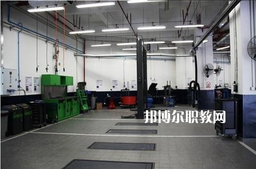 成都2021年女生讀什么汽修學(xué)校