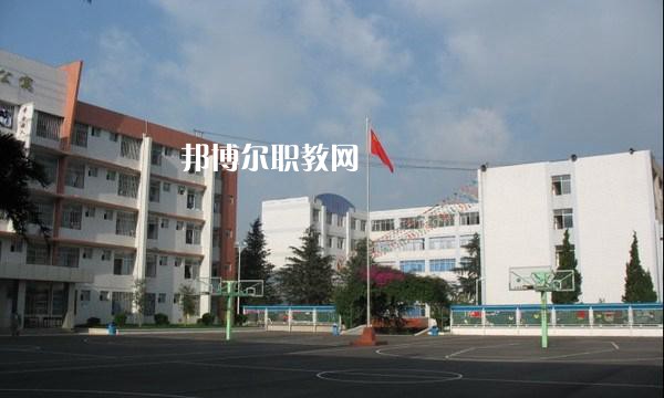 云南貿(mào)易經(jīng)濟學(xué)校2021年報名條件、招生要求、招生對象