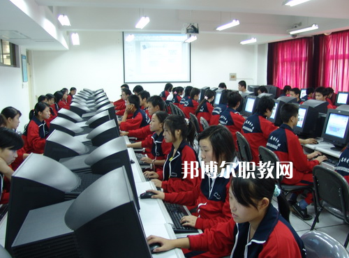 貴州2021年計算機(jī)學(xué)校學(xué)啥好