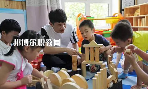 成都2021年適合女生的學(xué)前教育學(xué)校專(zhuān)業(yè)