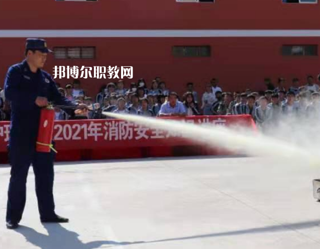 定西隴中護(hù)理學(xué)校2022年報名條件、招生要求、招生對象