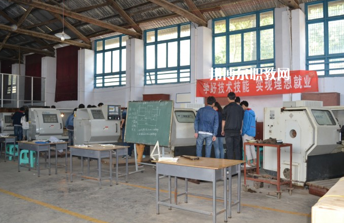 貴州鐵路技術(shù)學(xué)校2022年報(bào)名條件、招生要求、招生對(duì)象