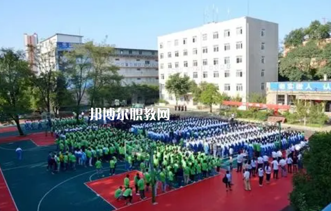 貴州鐵路技師學(xué)校2022年學(xué)費、收費多少