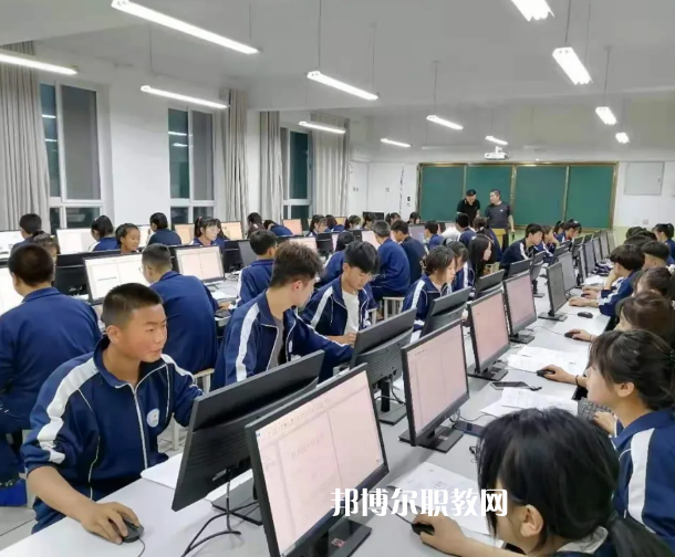禮縣白河農業(yè)中學2022年招生錄取分數(shù)線