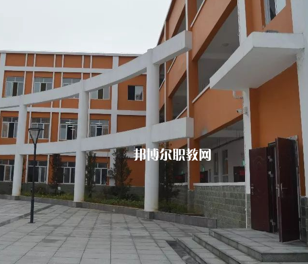 黔南州技工學校2022年報名條件、招生要求、招生對象