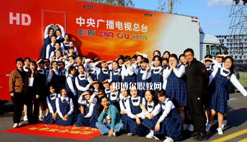 江蘇戲劇學(xué)校2022年報(bào)名條件、招生要求、招生對象