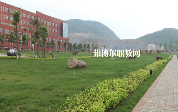 貴州省郵電學校2022年學費、收費多少