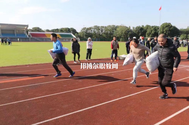 無錫汽車工程高等職業(yè)技術(shù)學(xué)校2022年報(bào)名條件、招生要求、招生對象