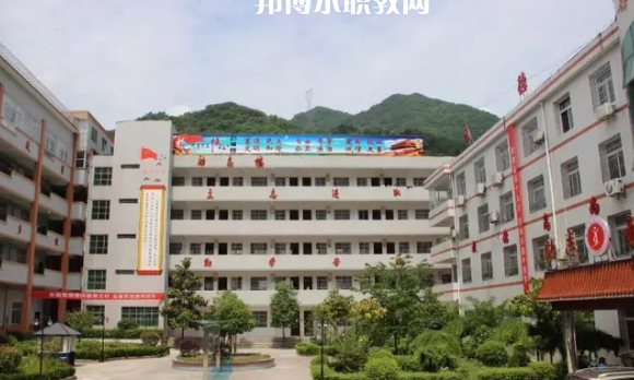 鎮(zhèn)巴職業(yè)中學(xué)怎么樣、好不好