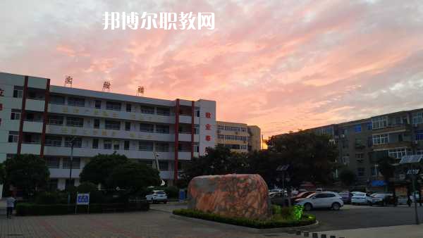 重慶巫山師范學(xué)校2022年報名條件、招生要求、招生對象 