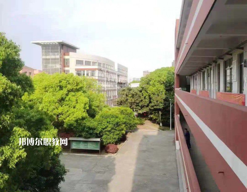 江陰商業(yè)中等專業(yè)學(xué)校2022年報(bào)名條件、招生要求、招生對(duì)象