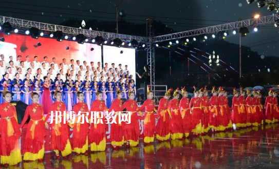 徽縣職業(yè)中專2022年報(bào)名條件、招生要求、招生對象 