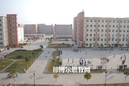 重慶合川教師進(jìn)修學(xué)校2022年學(xué)費(fèi)、收費(fèi)多少 