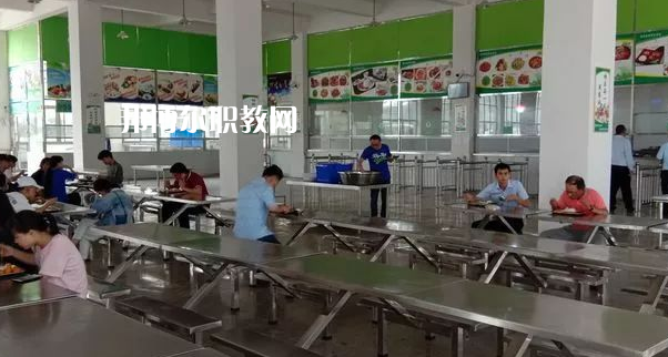 貴州貴陽經(jīng)貿(mào)職業(yè)學校2022年報名條件、招生要求、招生對象