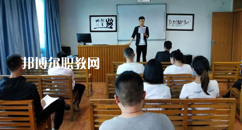 貴陽航洋動(dòng)漫職業(yè)學(xué)校2022年招生辦聯(lián)系電話