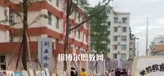 天府成人中等專業(yè)學(xué)校2022年學(xué)費(fèi)、收費(fèi)多少