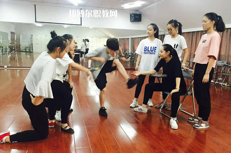 石家莊華韻藝術(shù)中專學(xué)校2022年報名條件、招生要求、招生對象