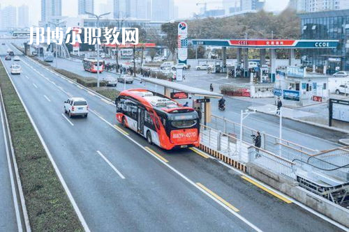 蘭州2022年軌道交通學(xué)校開(kāi)設(shè)有哪些課程