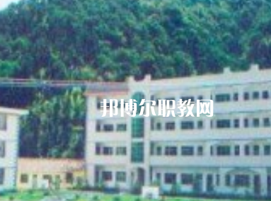 冕寧縣職業(yè)技術(shù)學(xué)校2022年報(bào)名條件、招生要求、招生對(duì)象