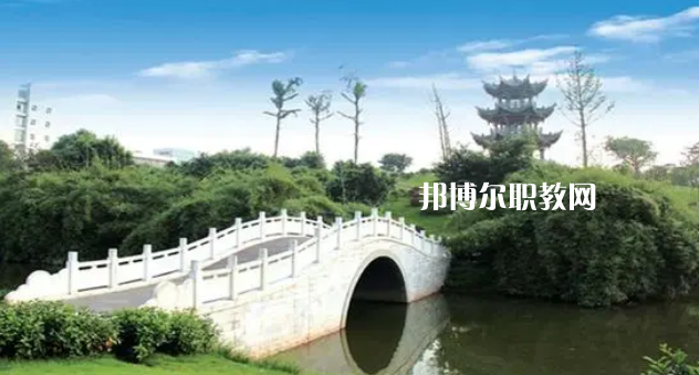 瀘州醫(yī)學院衛(wèi)生學校2022年報名條件、招生要求、招生對象