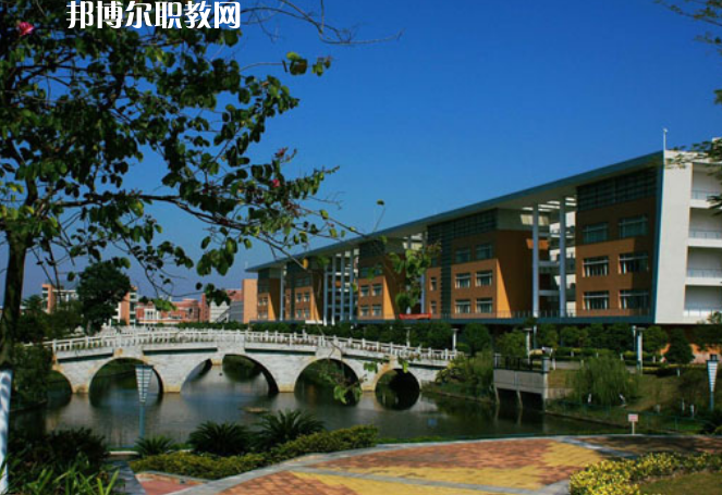 涼山民族師范學(xué)校2022年報名條件、招生要求、招生對象