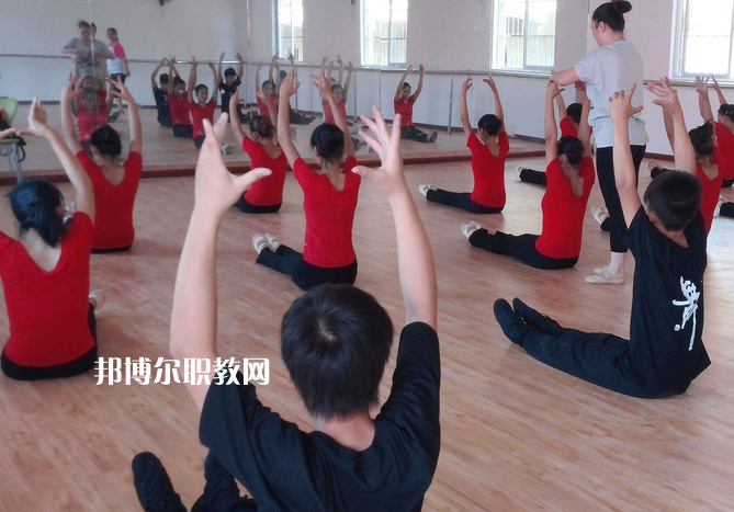 南寧民族歌舞藝術(shù)職業(yè)技術(shù)學(xué)校2022年學(xué)費(fèi)、收費(fèi)多少