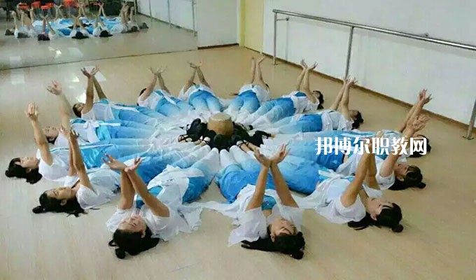 保定市職業(yè)技術(shù)教育中心2022年報(bào)名條件、招生要求、招生對(duì)象