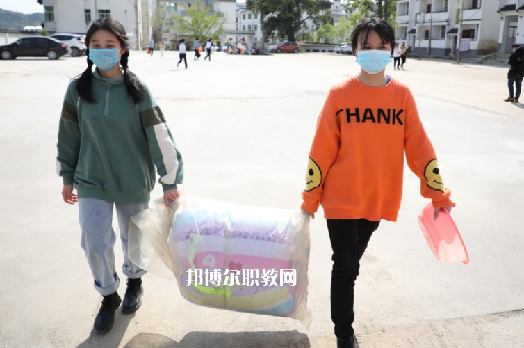 保定市清苑區(qū)職業(yè)技術教育中心2022年學費、收費多少