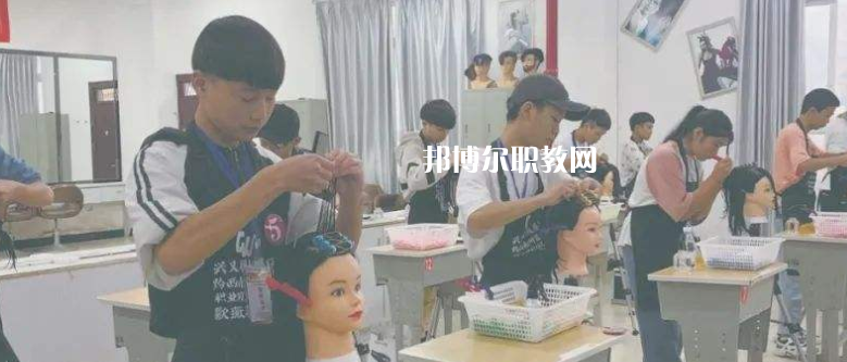 都勻工商管理學(xué)校2022年學(xué)費、收費多少