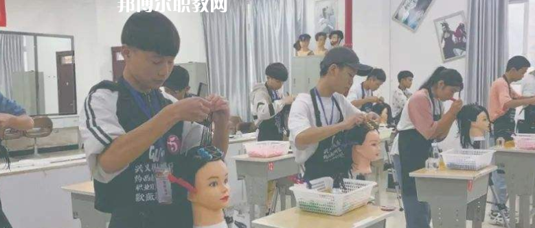 都勻工商管理學(xué)校2022年報名條件、招生要求、招生對象
