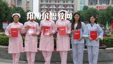 廉江市衛(wèi)生職業(yè)技術(shù)學(xué)校2022年報(bào)名條件、招生要求、招生對(duì)象