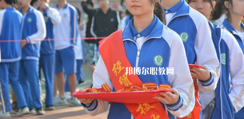 東莞經(jīng)濟貿(mào)易學(xué)校2022年報名條件、招生要求、招生對象