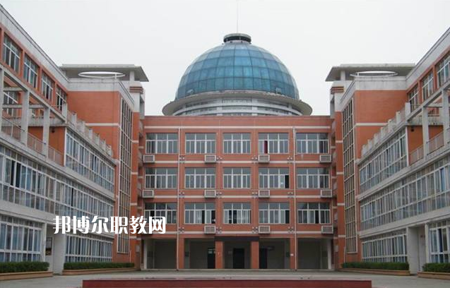 重慶大足職業(yè)教育中心2022年報(bào)名條件、招生要求、招生對象
