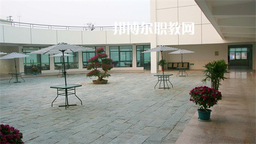 鎮(zhèn)江高等職業(yè)技術(shù)學(xué)校2022年報(bào)名條件、招生要求、招生對(duì)象