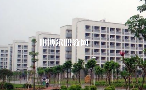 西雙版納經(jīng)濟(jì)管理職業(yè)學(xué)校2022年學(xué)費(fèi)、收費(fèi)多少