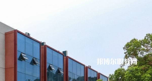 黔西南州英才職業(yè)技術(shù)學(xué)校2022年報(bào)名條件、招生要求、招生對象