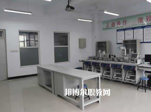 衡水科技工程學校2022年招生辦聯(lián)系電話