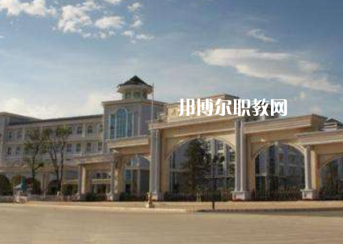 重慶商務(wù)高級(jí)技工學(xué)校2022年報(bào)名條件、招生要求、招生對(duì)象
