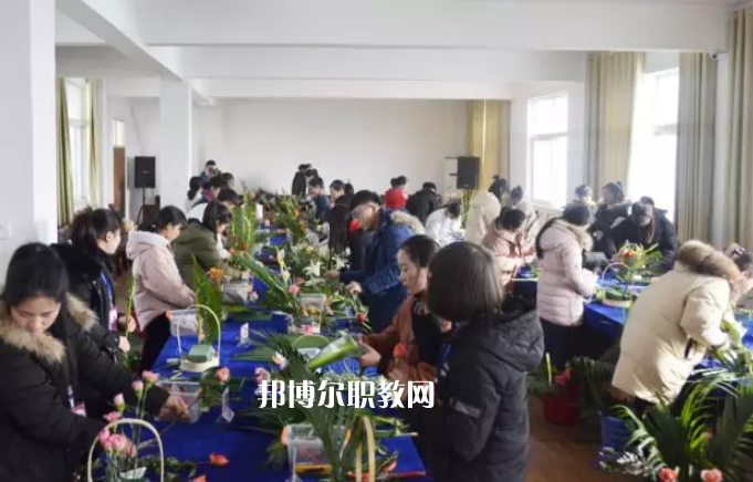 安徽省阜陽農(nóng)業(yè)學(xué)校2022年報(bào)名條件、招生要求、招生對象