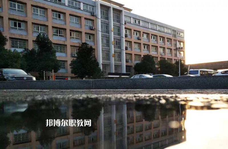 安徽紅十字會(huì)衛(wèi)生學(xué)校2022年報(bào)名條件、招生要求、招生對(duì)象