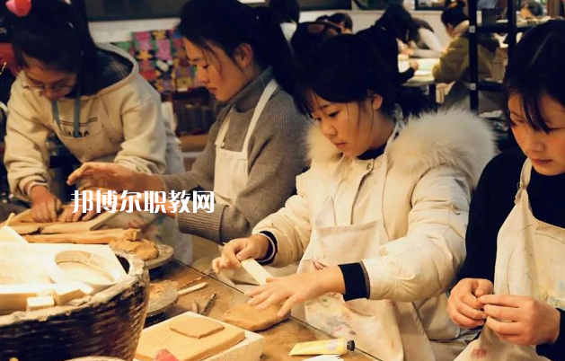 阜陽科學(xué)技術(shù)學(xué)校2022年學(xué)費(fèi)、收費(fèi)多少