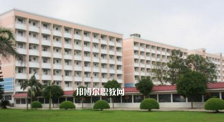 大關(guān)縣職業(yè)高級(jí)中學(xué)2022年招生辦聯(lián)系電話
