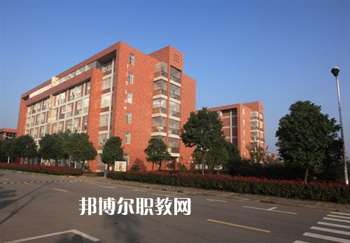 安徽滁州技師學(xué)院2022年學(xué)費(fèi)、收費(fèi)多少