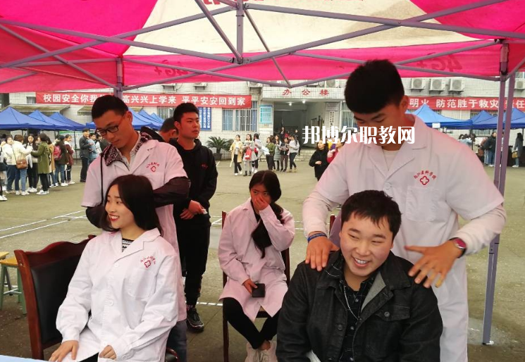 四川內(nèi)江醫(yī)科學(xué)校2022年報(bào)名條件、招生要求、招生對(duì)象